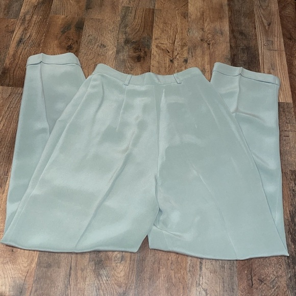 Silk Business Suit.  100% Silk!!!  Vintage.  Cuffed legs.  Pleated pant front. - Picture 14 of 14